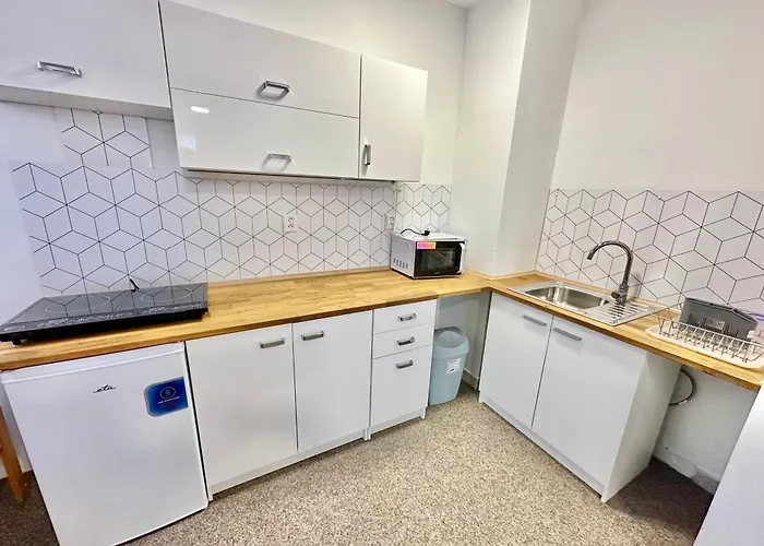 Lenka 2 בית הארחה